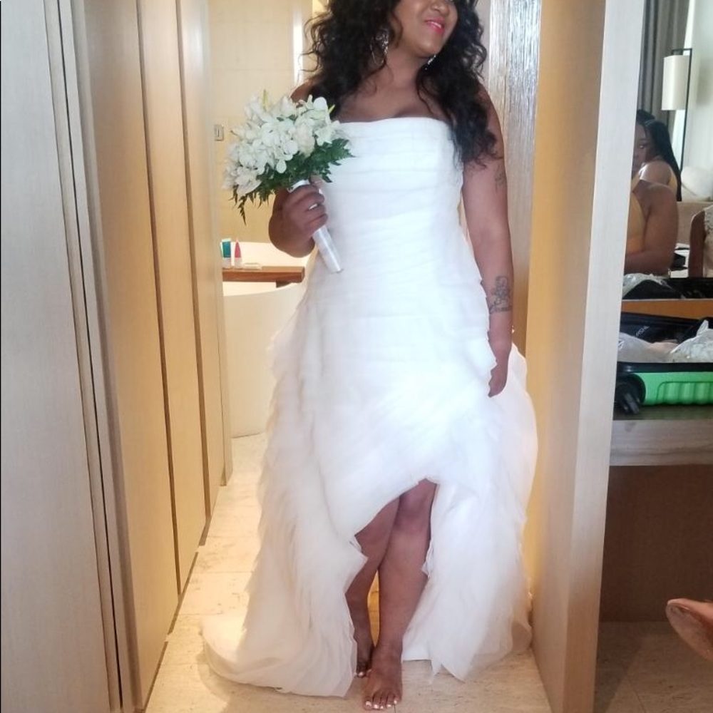Vera Wang worn wedding dress size 14